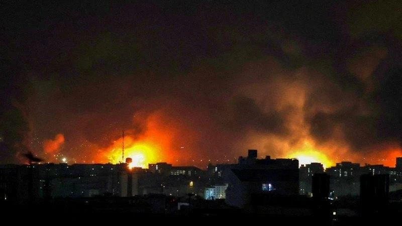 أمريكا تعلن تنفيذ ضربات على مواقع مهمة للحرس الثوري الإيراني