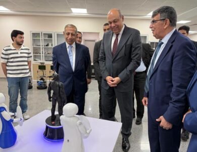 اخبار مصر وزير الطيران المدني يتفقد فرع الأكاديمية العربية للعلوم في العلمين الجديدة
