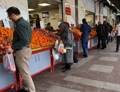 اقتصاد الحرب يضرب إيران.. انهيار الريال وارتفاع الأسعار يرهقان المواطنين