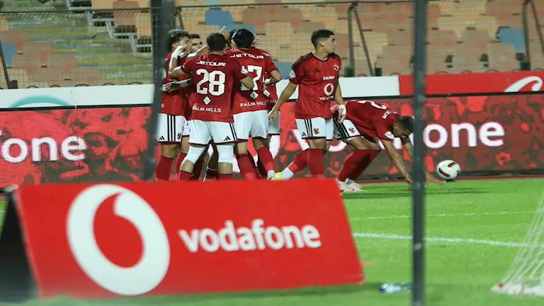 الأهلي يثأر من أبو قير بثنائية ولا يعرف المستحيل ويتصدر الدوري المصري
