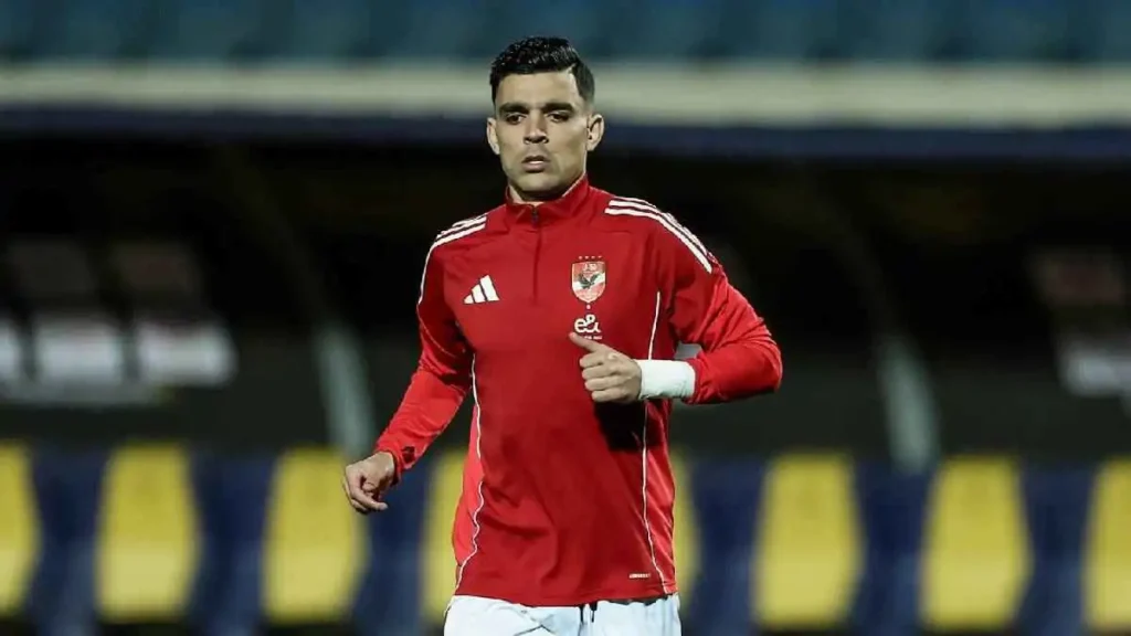 الأهلي يخطط لتجديد عقد أشرف بن شرقي قبل نهاية الموسم الجاري