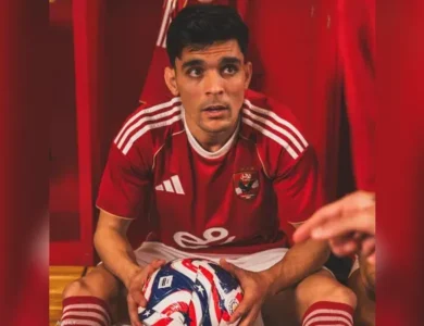 الأهلي يخطط لتجديد عقد أشرف بن شرقي قبل نهاية الموسم الجاري