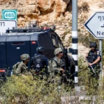 الجيش الإسرائيلي عمليات هجومية واعتقالات بالضفة الغربية تؤدي إلى مقتل فلسطيني
