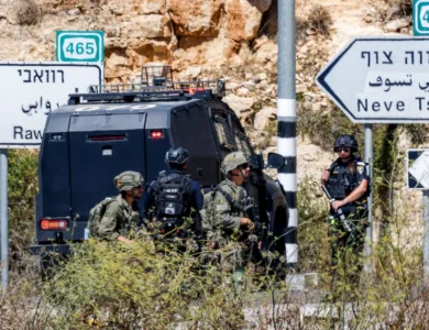 الجيش الإسرائيلي عمليات هجومية واعتقالات بالضفة الغربية تؤدي إلى مقتل فلسطيني
