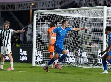الهلال يواصل صدارته للدوري السعودي بثنائية نظيفة أمام الشباب ويحقق العلامة الكاملة