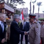 بالنيابة عن رئيس الجمهورية.. وزير الدفاع يحيي ذكرى رحيل جمال عبد الناصر