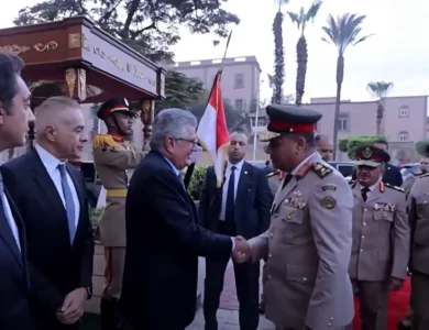 بالنيابة عن رئيس الجمهورية.. وزير الدفاع يحيي ذكرى رحيل جمال عبد الناصر