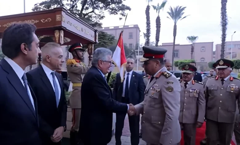 بالنيابة عن رئيس الجمهورية.. وزير الدفاع يحيي ذكرى رحيل جمال عبد الناصر
