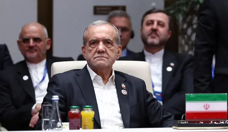 بزشكيان تفاهم إيراني عُماني بشأن مضيق هرمز ومسارات جديدة للملاحة