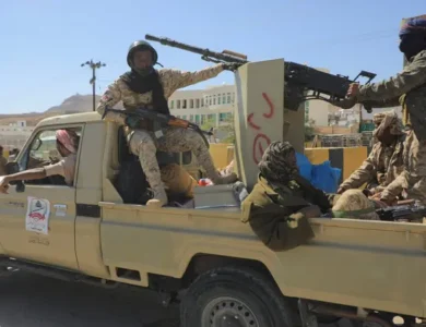 تصعيد عسكري في اليمن.. ضربات تستهدف مواقع الحوثيين شمالًا واشتباكات بتعز والحديدة