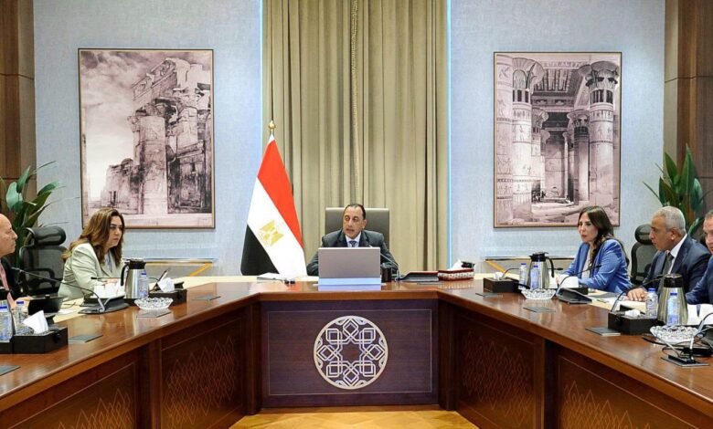 مدبولي يوجه بتشجير الدائري وتحويل الأراضي الحكومية إلى مساحات خضراء