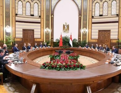 مصر والصين تعززان الشراكة الاستراتيجية وتدعمان التعاون في الاقتصاد والسلام