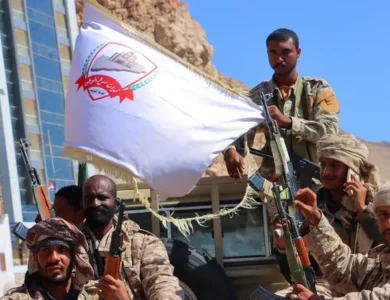 معارك عنيفة باليمن ضد الحوثيين.. نزوح أكثر من 122 ألف شخص
