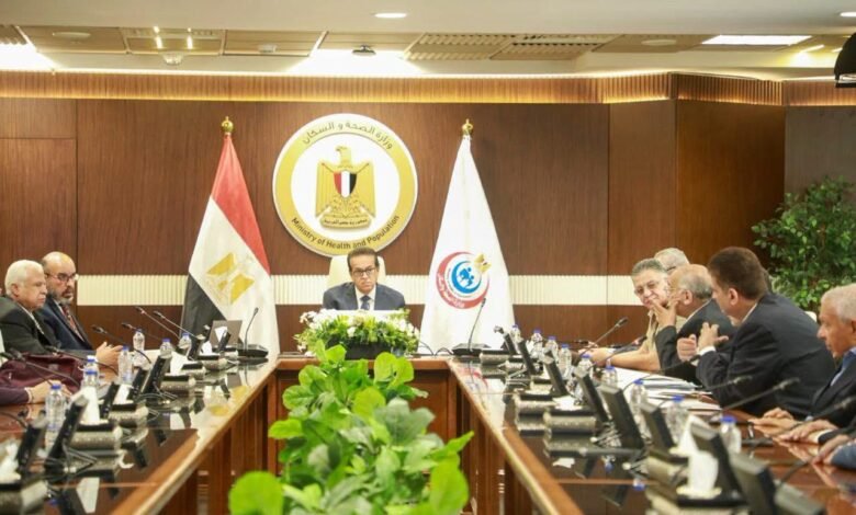 وزير الصحة يبحث توسيع قاعدة المتبرعين بالكلى من الأحياء وتعزيز منظومة الزراعة
