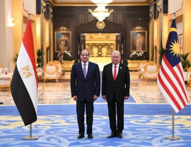 السيسي وملك ماليزيا يبحثان شراكة اقتصادية جديدة ويدعمان السلام بالشرق الأوسط