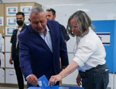 آيزنكوت يتهم نتنياهو بتهيئة الأجواء للتشكيك في نتائج الانتخابات الإسرائيلية