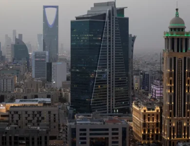 التحالف يحبط هجمات حوثية على السعودية.. والسيسي يطلب تفويض البرلمان لدعم المملكة