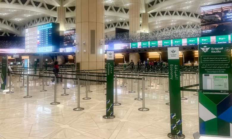 الخارجية المصرية تكشف حصيلة المصابين والضحايا المصريين في هجوم مطار الرياض