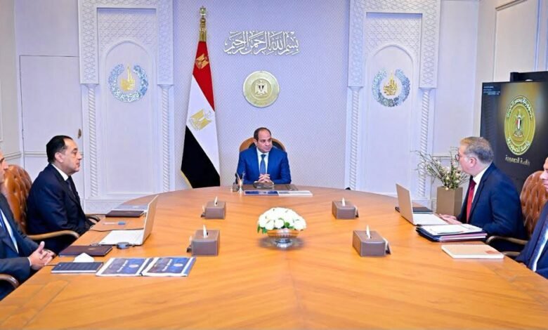 السيسي يوجه بتعميق التصنيع وجذب الاستثمارات واستغلال الأراضي الصناعية الشاغرة