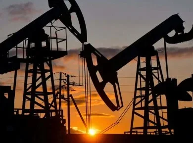 النفط يقفز 3% والخام الأمريكي يتجاوز 98 دولارًا وسط مخاوف الإمدادات