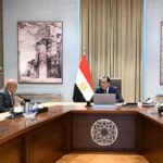 رئيس الوزراء يبحث مع «أكوا» تنفيذ مشروعات تحلية مياه البحر في مصر